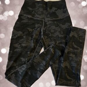 Public Myth High‎ rise Legging - Camo - Size XS
